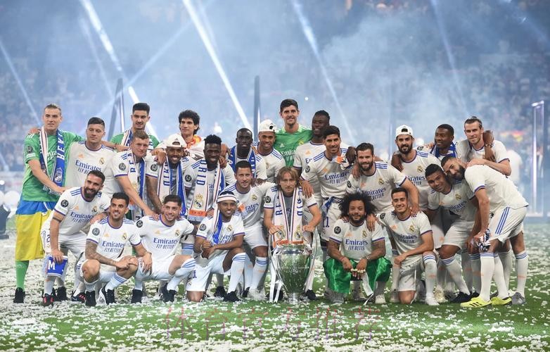 欧冠名场面:齐祖被秘密武器逗乐!皇马成西甲唯一