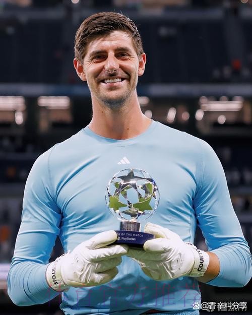 库尔图瓦连续5场西甲零封 是皇马自卡西后首位 库尔图瓦连续5场西甲零封 是皇马自卡西后首位