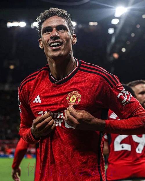 经纪人：欧冠输给曼城后 失误阴影就伴随瓦拉内