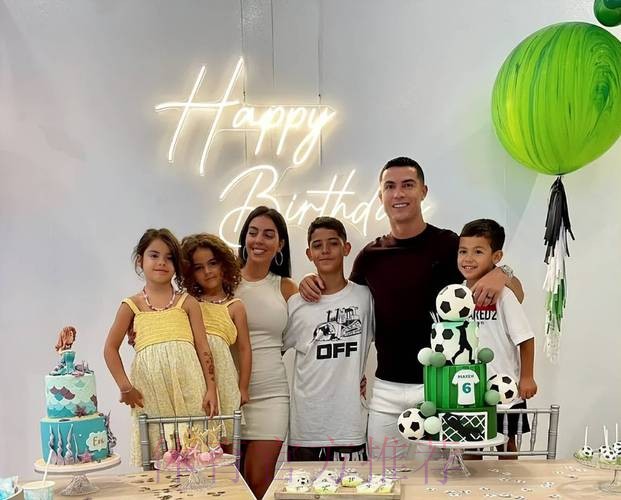 C罗宣布新生龙凤胎男婴夭折 曼联皇马官方致哀